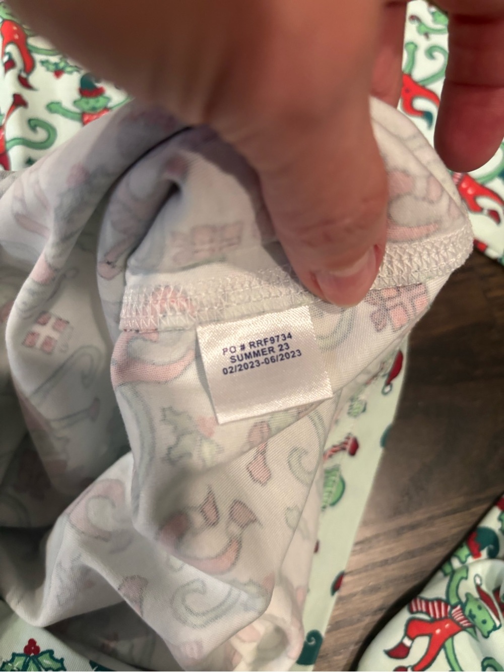 Roller Rabbit Holiday pajama set - Picture 4 of 6